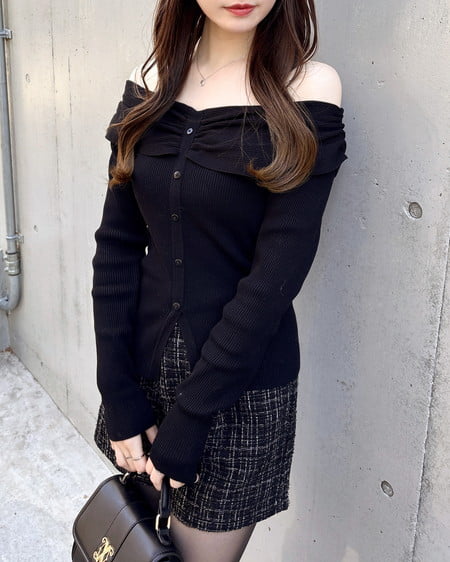 INGNI（イング） フロントボタンオフショルニット ｸﾛ