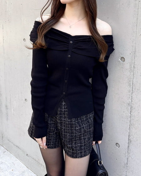 INGNI（イング） フロントボタンオフショルニット ｸﾛ