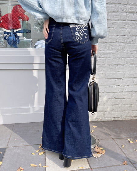 INGNI（イング） ポケット刺繍フレアデニムパンツ ｲﾝﾃﾞｨｺﾞ