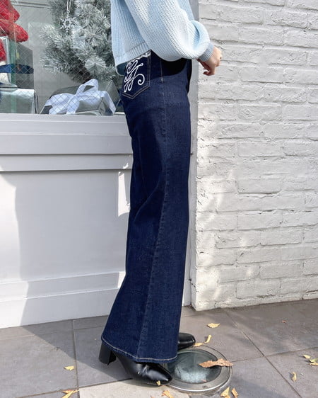 INGNI（イング） ポケット刺繍フレアデニムパンツ ｲﾝﾃﾞｨｺﾞ