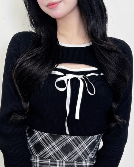 INGNI（イング） デコルテオープンリブニット ｸﾛ/ｵﾌﾎﾜｲﾄ