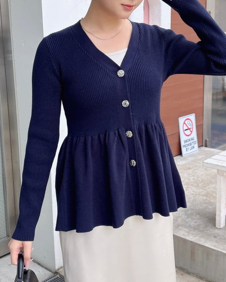 INGNI(イング) 金ボタンペプラムニットカーディガン コン