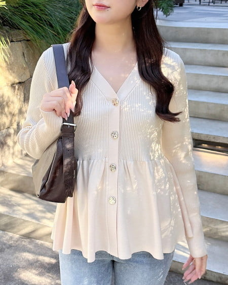 INGNI（イング） 金ボタンペプラムニットカーディガン ｱｲﾎﾞﾘｰ