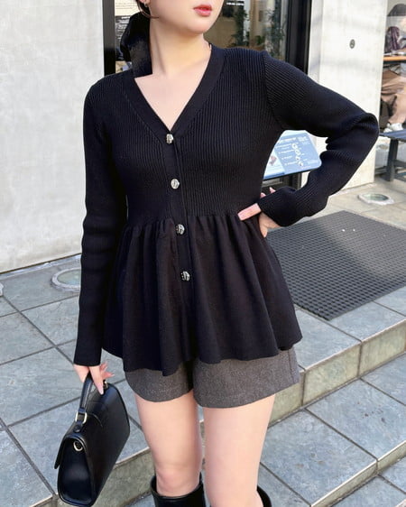 INGNI(イング) 金ボタンペプラムニットカーディガン クロ