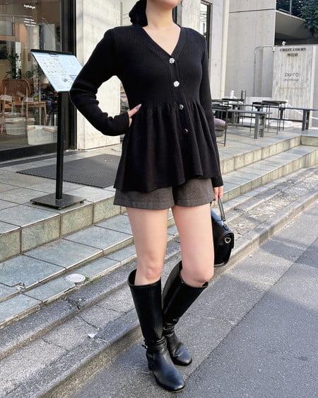 INGNI(イング) 金ボタンペプラムニットカーディガン クロ