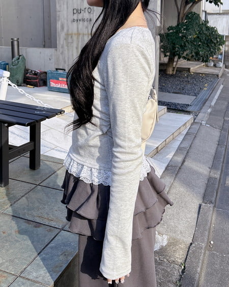 INGNI（イング） ヘンリーネックレース付プレートロゴ長袖リブトップス ｸﾞﾚｰ