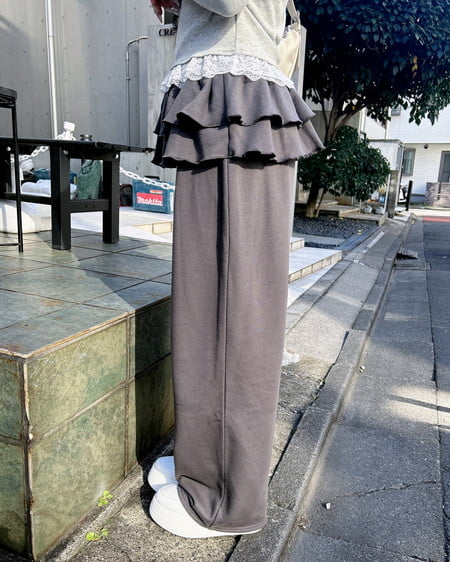 INGNI（イング） フリルスウェットパンツ ﾁｬｺｰﾙｸﾞﾚｰ