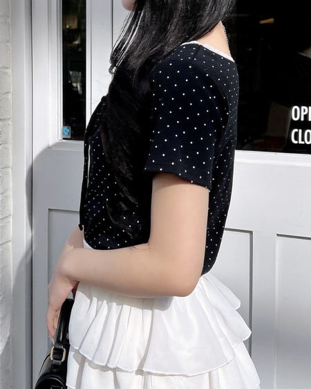 INGNI（イング） レース付フロントギャザーリボンリブトップス ｸﾛ/ｵﾌﾎﾜｲﾄ