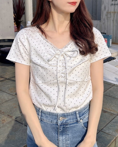 【2／18 2時までの限定価格】【WEB限定】レース付フロントギャザーリボンリブトップス