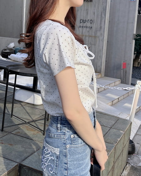 INGNI（イング） レース付フロントギャザーリボンリブトップス ｵﾌﾎﾜｲﾄ/ｸﾛ