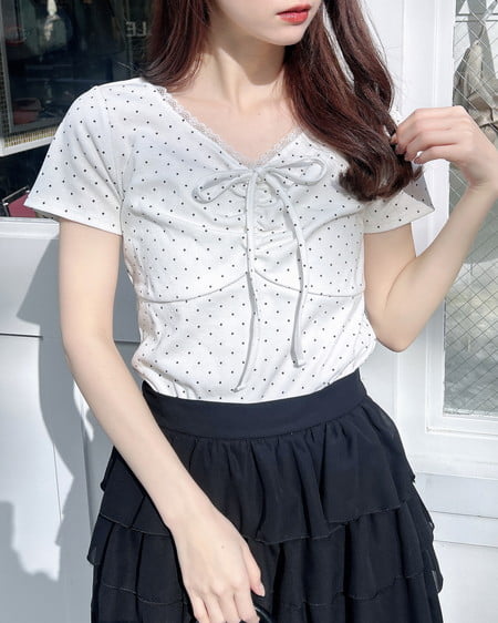 INGNI（イング） レース付フロントギャザーリボンリブトップス ｵﾌﾎﾜｲﾄ/ｸﾛ