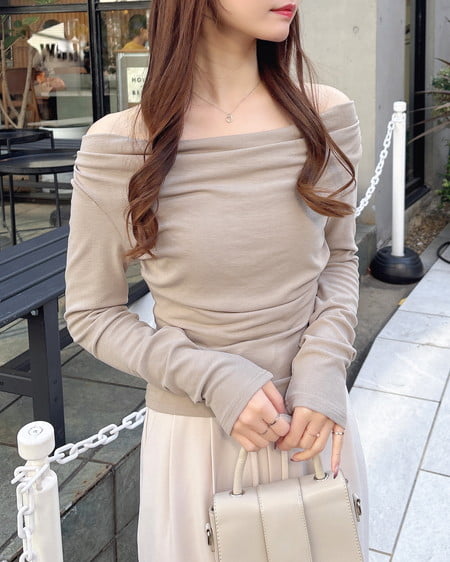 INGNI（イング） ギャザードレープトップス ｸﾞﾚｰｼﾞｭ