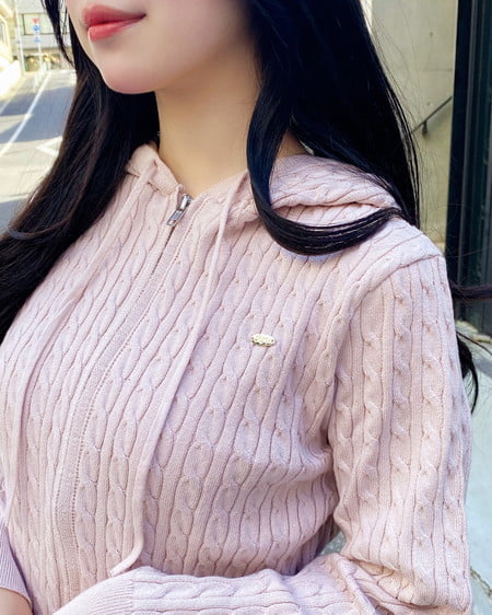 INGNI（イング） プレート付ケーブルニットパーカー ﾋﾟﾝｸ