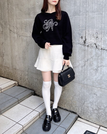 INGNI（イング） イニシャルビジューロゴニット ｸﾛ