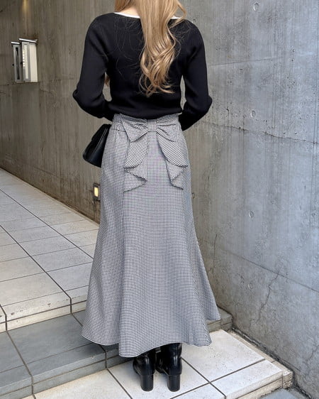 INGNI（イング） バックリボンマーメイドスカート ｸﾛ/ｷﾞﾝｶﾞﾑ