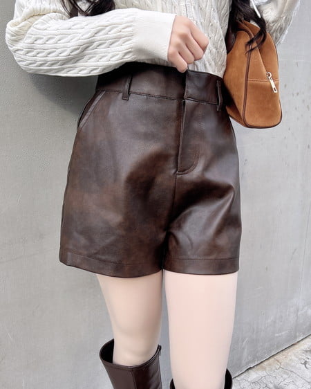 INGNI（イング） フェイクレザーショートパンツ ﾌﾞﾗｳﾝ