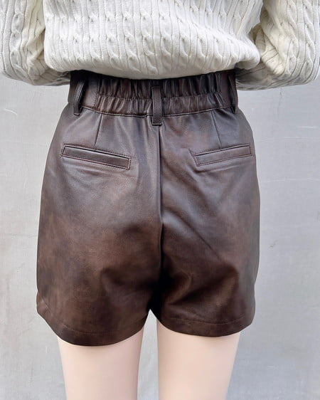 INGNI（イング） フェイクレザーショートパンツ ﾌﾞﾗｳﾝ