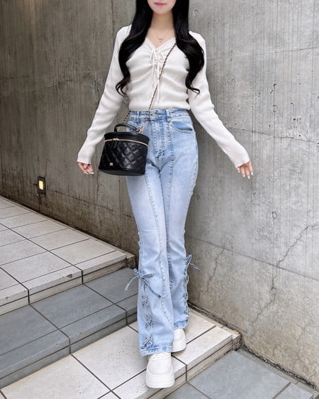 INGNI（イング） サイドレースアップ＆センターシームフレアデニムパンツ ﾃﾞﾆﾑ/ﾗｲﾄﾌﾞﾙｰ