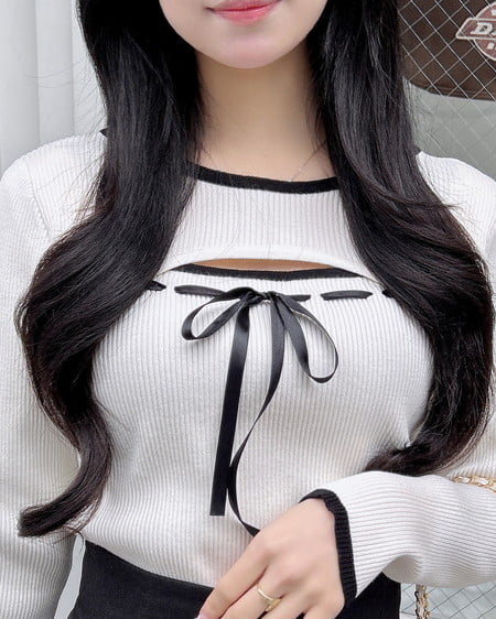 INGNI（イング） デコルテオープンリブニット ｵﾌﾎﾜｲﾄ/ｸﾛ