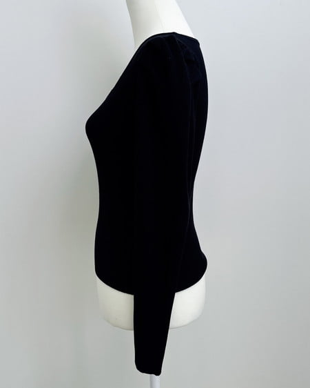 INGNI（イング） プレート付パフスリーブリブニット ｸﾛ