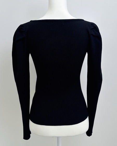 INGNI（イング） プレート付パフスリーブリブニット ｸﾛ