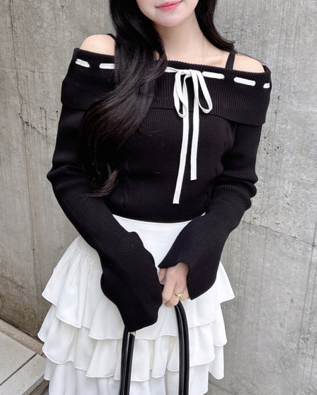 INGNI(イング) リボンオフショルフレアスリーブニット クロ/オフホワイト
