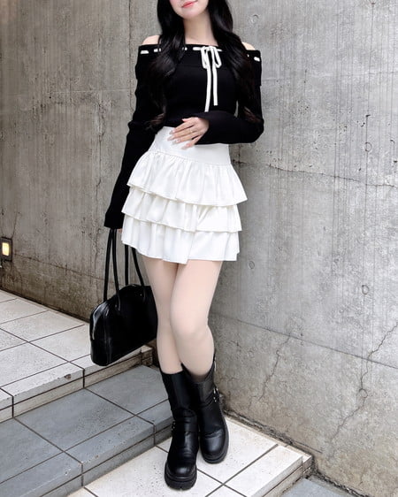 INGNI(イング) リボンオフショルフレアスリーブニット クロ/オフホワイト