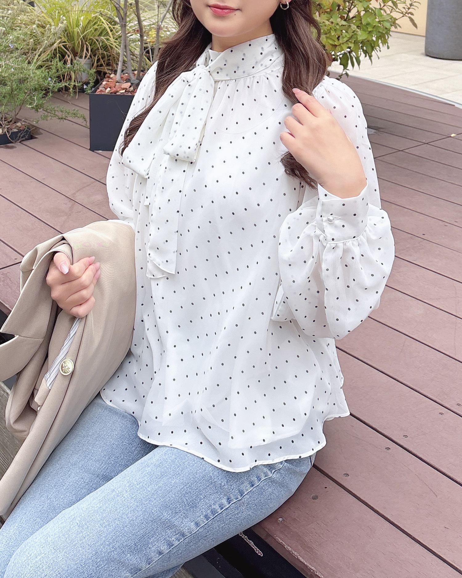 ボウタイブラウス