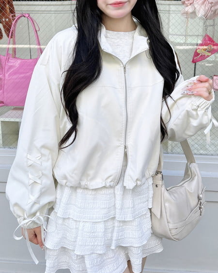 INGNI(イング) 袖レースアップクロップド丈マウンテンパーカー アイボリー