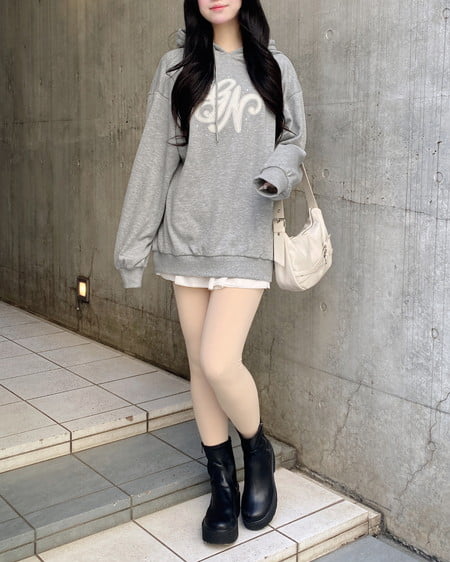 INGNI（イング） キルティングロゴスウェットパーカー ｸﾞﾚｰ/ｵﾌﾎﾜｲﾄ