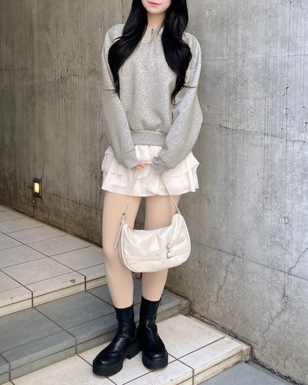 INGNI（イング） ダンボールハーフジップ胸刺繍ロゴパーカー ｸﾞﾚｰ/ｵﾌﾎﾜｲﾄ