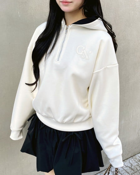 INGNI（イング） ダンボールハーフジップ胸刺繍ロゴパーカー ｱｲﾎﾞﾘｰ/ｸﾛ