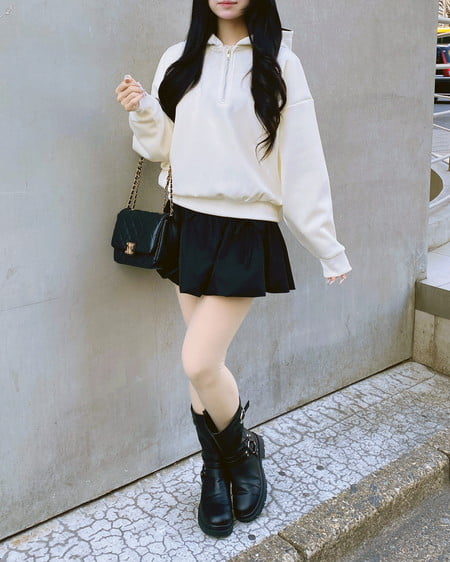 INGNI(イング) エンブレム付キルティングショルダーバッグ クロ