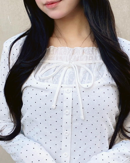 INGNI（イング） レースレイヤード風リボン付きリブトップス ｵﾌｸﾛ/ﾄﾞｯﾄ