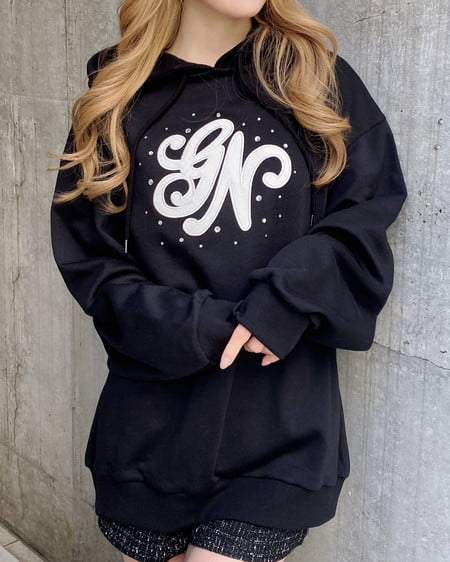 INGNI（イング） キルティングロゴスウェットパーカー ｸﾛ/ｵﾌﾎﾜｲﾄ