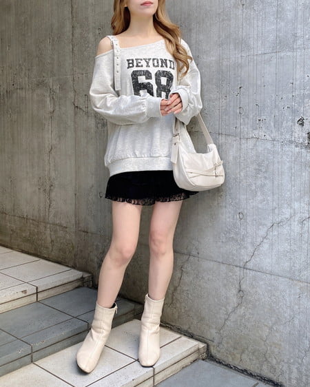 INGNI（イング） 肩ベルト付ナンバリングスウェットトップス ｵｰﾄﾐｰﾙ