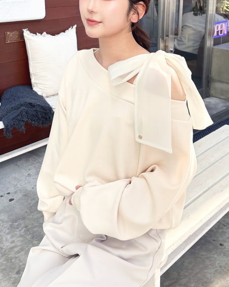 【2026年新作】【プレミアムライン INGNI SOELA】肩リボンワンショルダンボールトップス