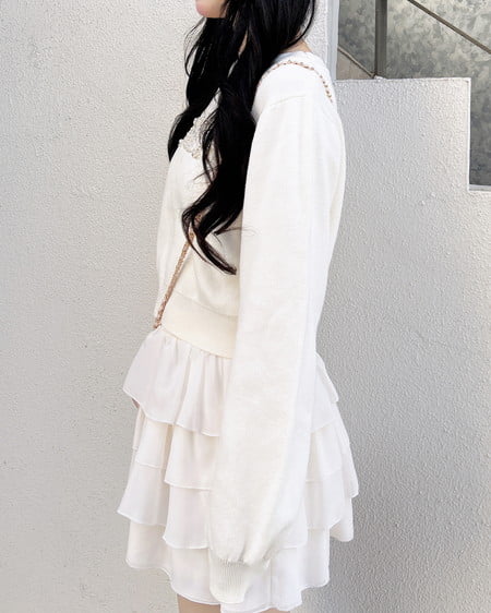 INGNI（イング） パールビジューロゴニット ｵﾌﾎﾜｲﾄ