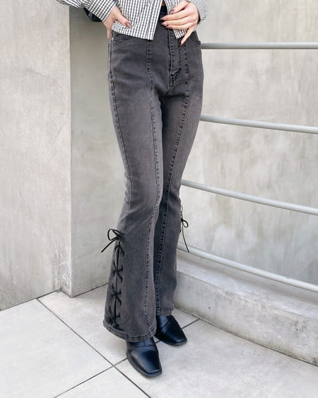 【2／12 2時までの限定価格】【S～Mサイズ】サイドレースアップ＆センターシームフレアデニムパンツ