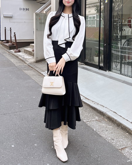 INGNI（イング） パールチェーン付トロミブラウス ｵﾌﾎﾜｲﾄ/ｸﾛ