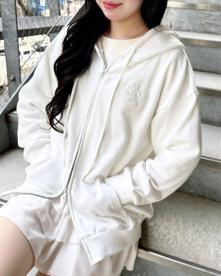 INGNI(イング) ラメスウェットジップパーカー オフホワイト