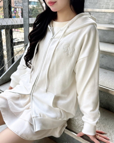 INGNI(イング) ラメスウェットジップパーカー オフホワイト