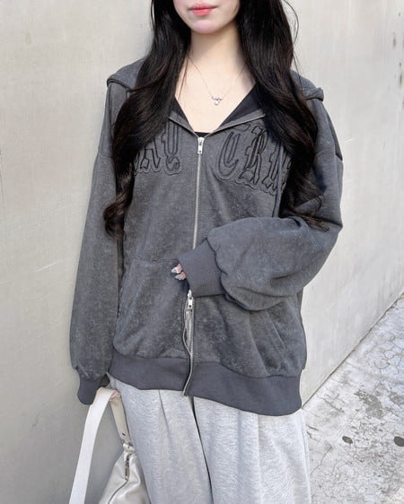 INGNI（イング） ムラ染め貼付ロゴジップパーカー ﾁｬｺｰﾙｸﾞﾚｰ