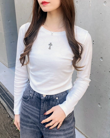 INGNI（イング） 装飾クロス付サイドギャザーリブロンT ｵﾌﾎﾜｲﾄ