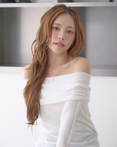 【INGNI SOELA】新作 シアーオフショルニット