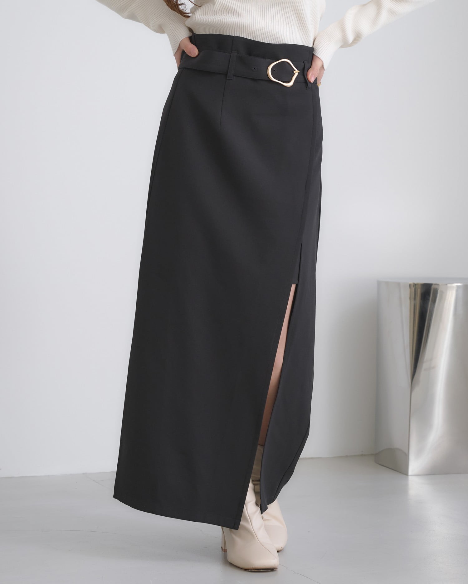 変形バックルIラインスカート