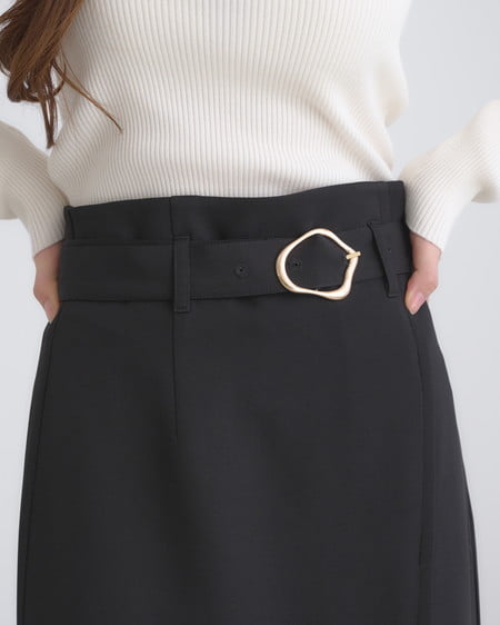 INGNI（イング） 変形バックルIラインスカート ｸﾛ