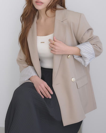 INGNI（イング） 金ボタンテーラードジャケット ﾗｲﾄﾍﾞｰｼﾞｭ