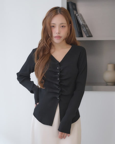 INGNI(イング) フロントギャザーVネックニットカーディガン クロ