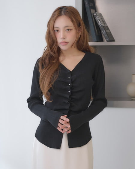 INGNI(イング) フロントギャザーVネックニットカーディガン クロ